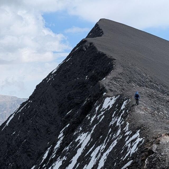 Two summits. One trip. 🏔️ Yesterday we completed a combined ascent of Bazardüzü and Zəfər Zirvəsi, taking us through the